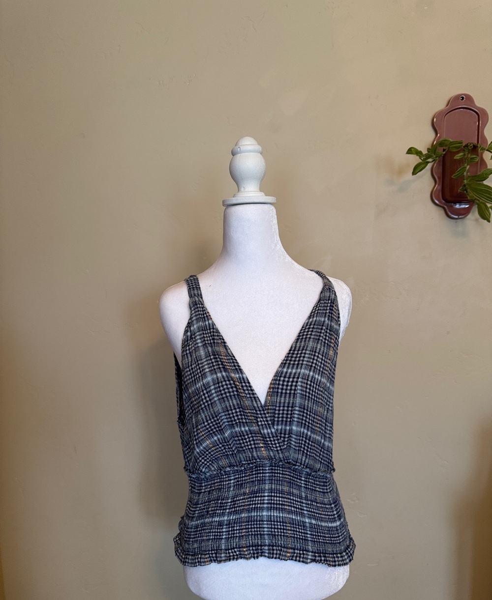 Anthropologie Plaid V-Neck Sleeveless Crop Top in Gray and Black